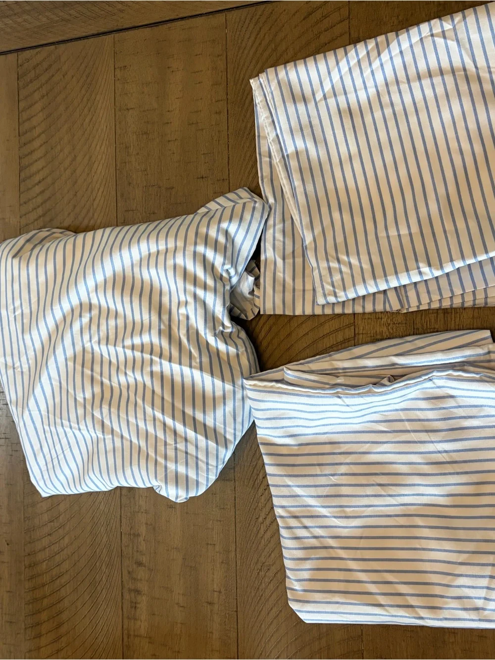 BRAND NEW SHEETS AND PILLOWCASES